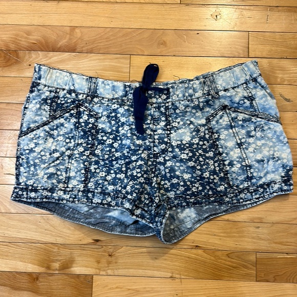 Mossimo Supply Co. Pants - Mossimo shorts
